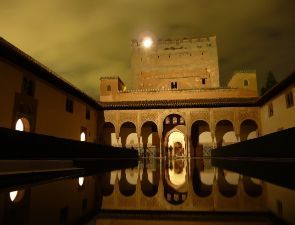 La Alhambra de noche
