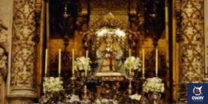 Virgen de los Reyes en el altar de la Catedral de Sevilla
