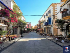 Springtime street to enjoy the magic of Marbella