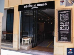 Entrada cafetería El último Mono en Málaga