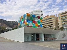 Le Centre Pompidou, situé dans le Muelle Uno, est l'un des musées les plus modernes de Malaga. 