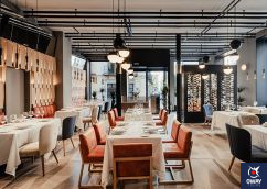 Recoveco Restaurant, spacious, cosy and warm for a dynamic sensory experience. Refurbished with respect for the traditional Sevillian architecture and suitable for a lunch or dinner where the tranquillity in the enjoyment of the food and the professional attention is the protagonist.
