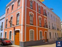 Rental Sevilla Historic House, in Seville offers accommodation with free WiFi 700 metres from Santa Maria La Blanca Church, less than 1 km from La Giralda and Seville Cathedral and a 13-minute walk from Alcazar Palace.