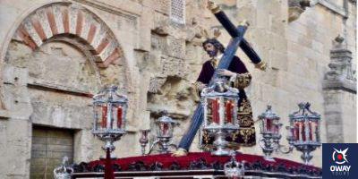 Paso procesional por la Carrera Oficial