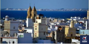 Vistas de algunas de las torres desde otro punto de los tejados de la ciudad de Cádiz