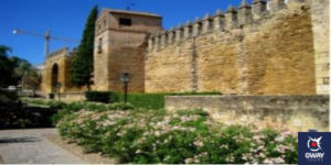 puerta de Almodóvar e inmediaciones de la casa andalusí de Córdoba