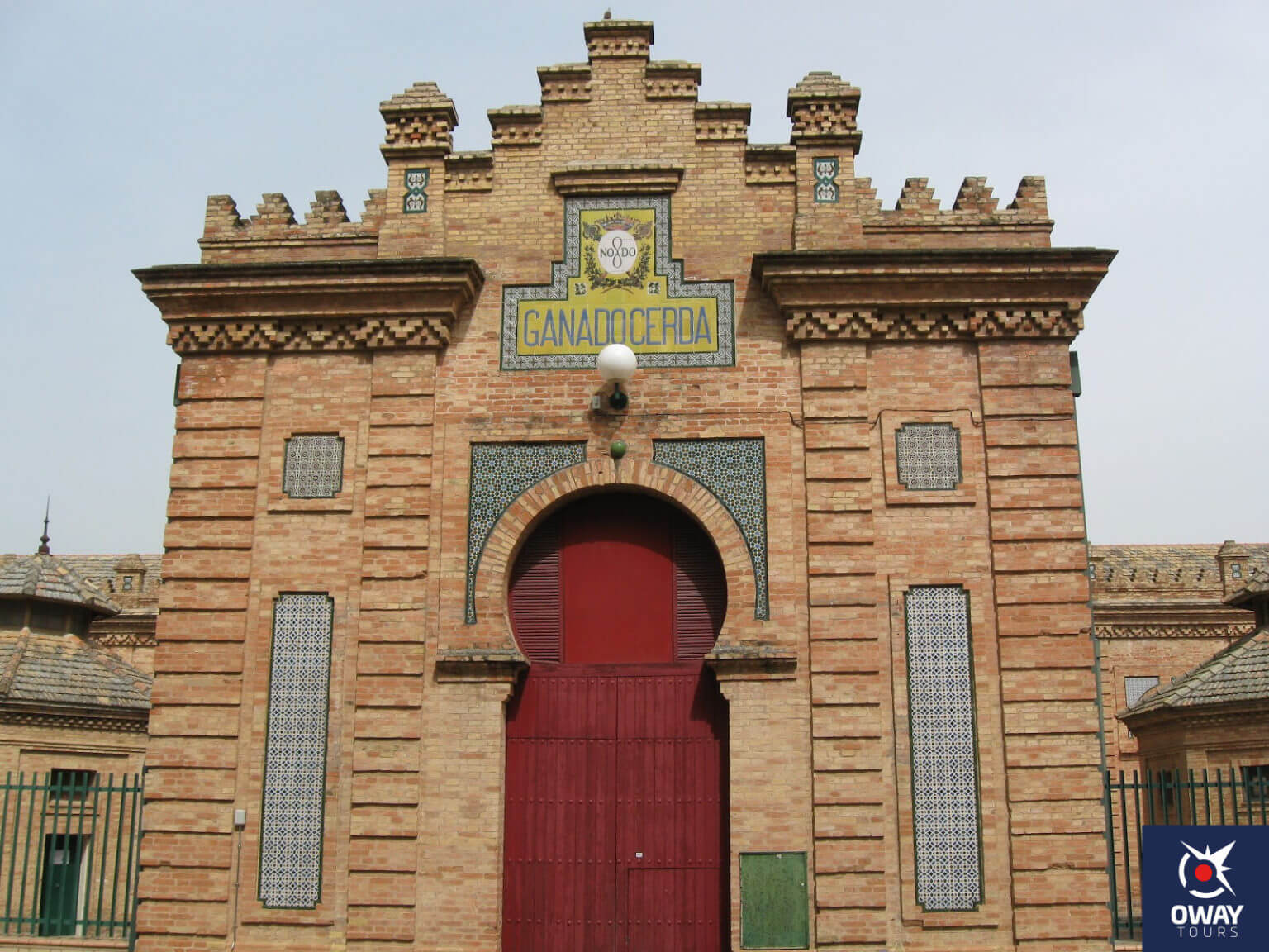 Puerta ubicada en la zona Oeste del Antiguo Matadero de Sevilla