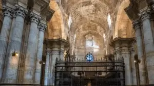 Catedral y teatro romano