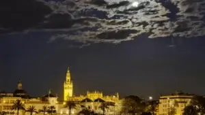 free tour noche sevilla