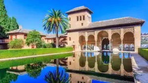 Excursion-a-Granada-desde-Malaga-1-scaled (1)